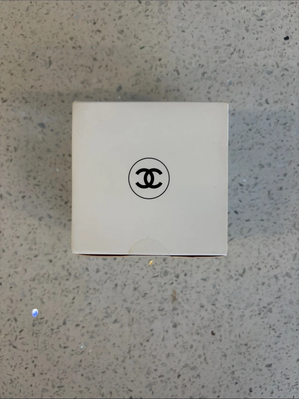 CHANEL N°1 Red and Black Skincare Cream Packaging